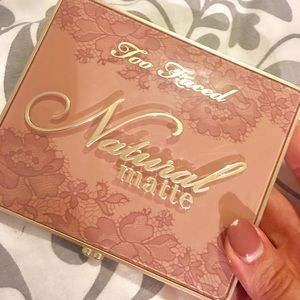 Too Faced Makeup - Too Faced Natural Mattes Eyeshadow Palette Too Faced Makeup - Too Faced Natural Mattes Eyeshadow Palette